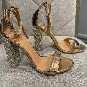 🔥🔥Beautiful Windsor heels🔥🔥